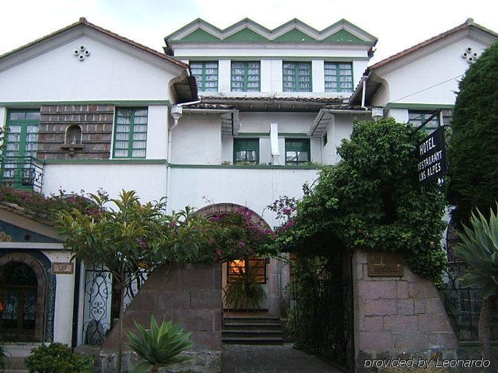 Hotel Los Alpes กีโต ภายนอก รูปภาพ